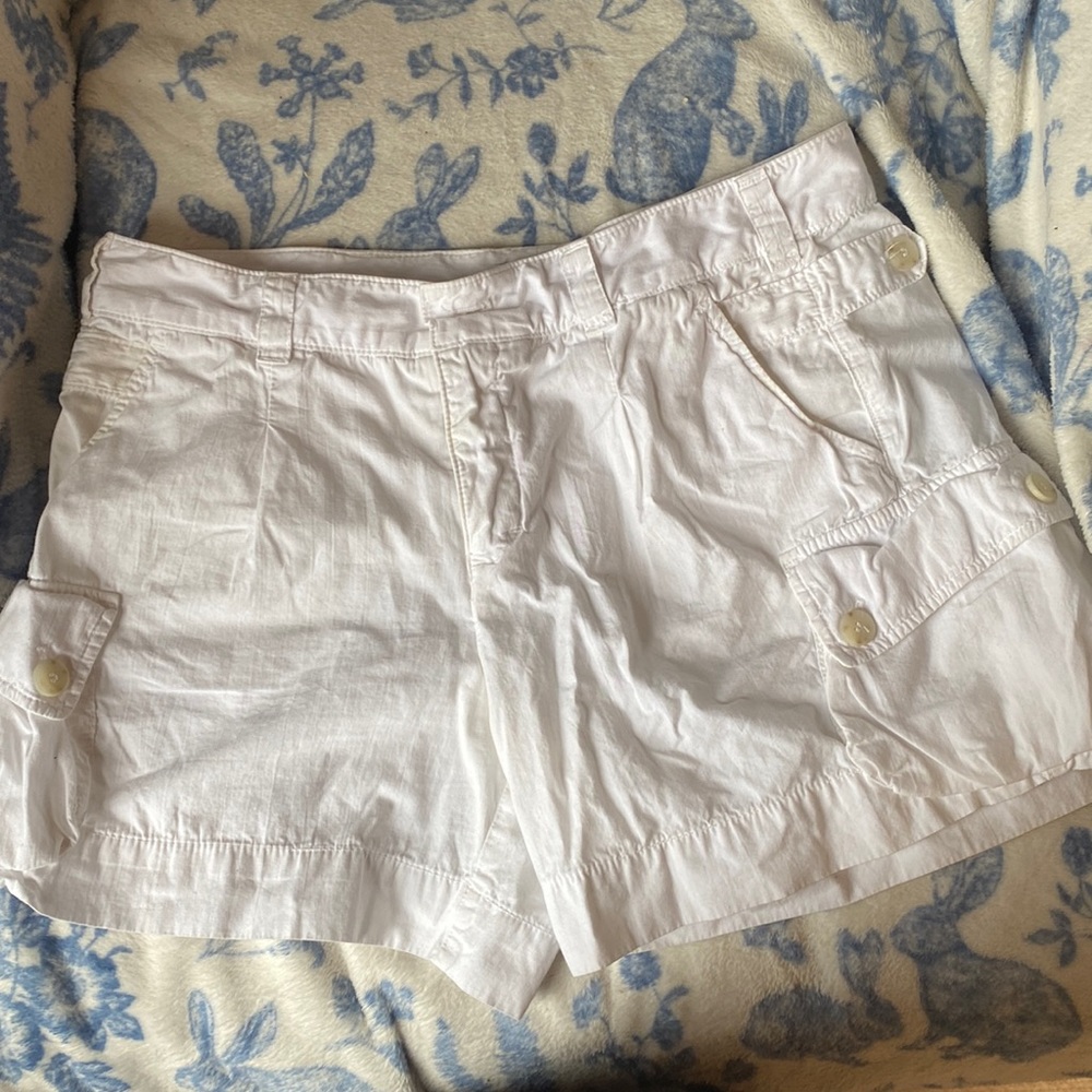 White cargo shorts! Decorative buttons and lots of pockets :)